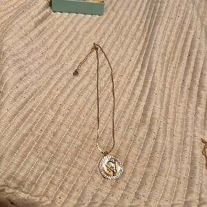 Elegant Gold Pendant Necklace